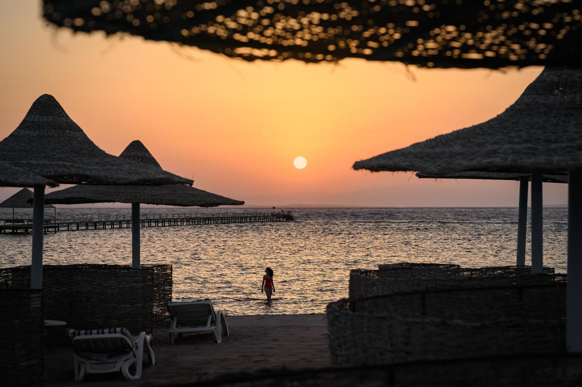 Iberotel Redsina Sharm el-Sheikh Ngoại thất bức ảnh Sunset at the Dead Sea