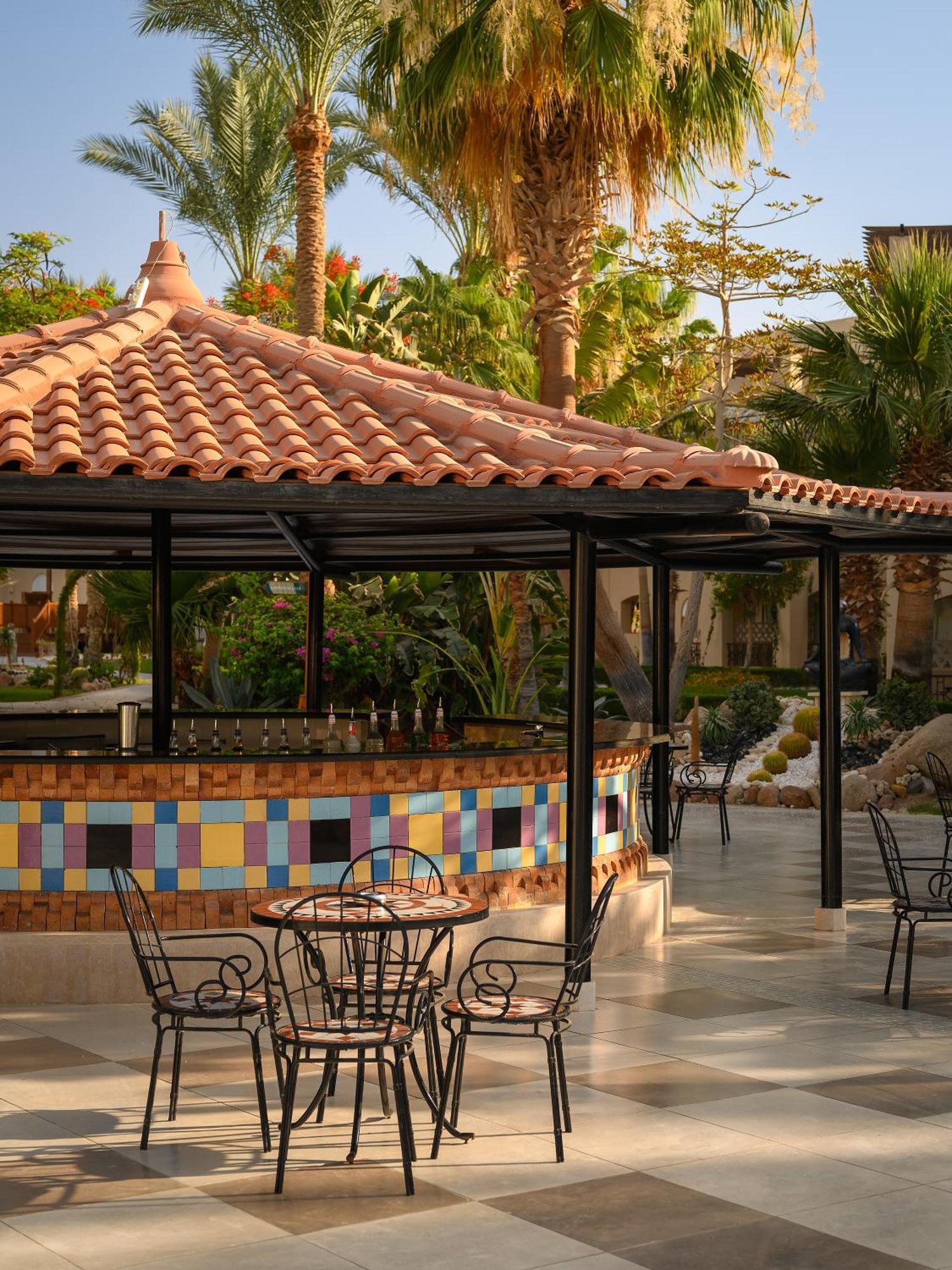 Iberotel Redsina Sharm el-Sheikh Ngoại thất bức ảnh The bar at the La Quinta Resort